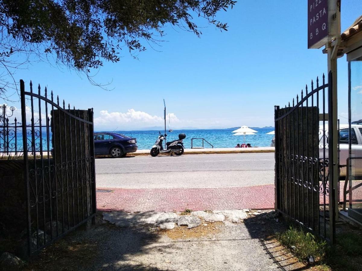 Seaview Stone Apartment In Ipsos Beach Kültér fotó
